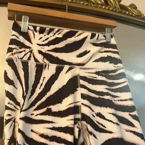 PURELUX BY FABLETICS LEGGINGS - Picture 4 of 5